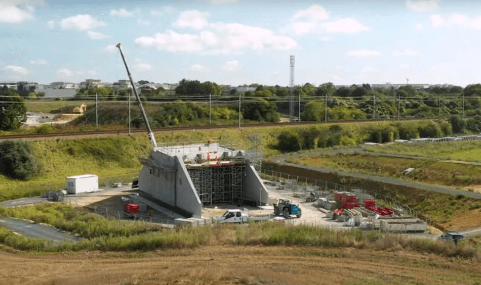 Chantier hors norme pour la SNCF : un pont ferroviaire installé en 96 heures